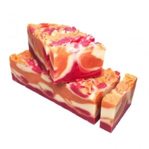 Savon artisanal base huile d'olive et de coco saponifié à froid Avocat tropical - +/- 100Gr