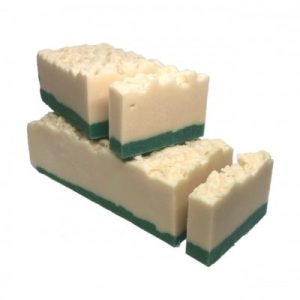 Savon artisanal base huile d'olive et de coco saponifié à froid Lait d'ânesse et aloe vera - +/- 100Gr